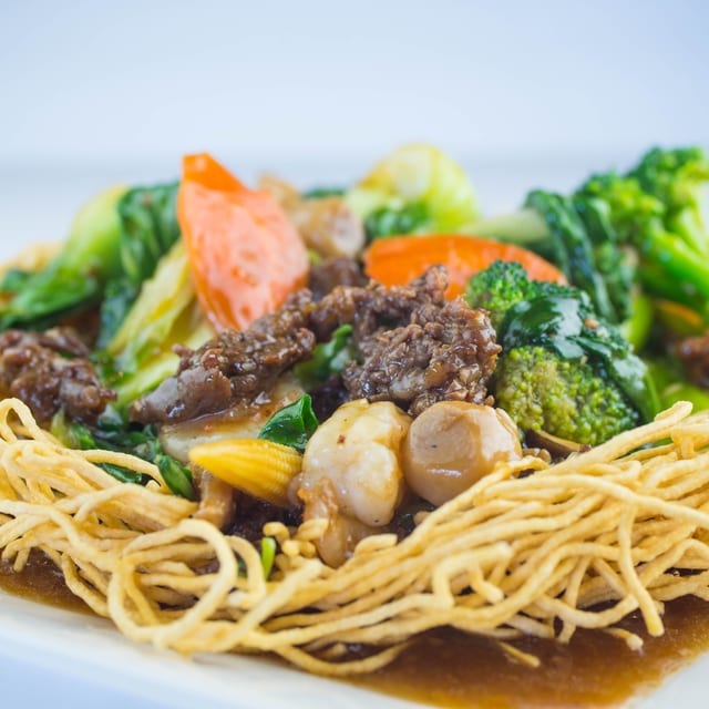94. Combination Crispy Chow Mein (Shrimp, Beef, Chicken).