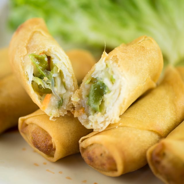 A7. Vegetable Egg Rolls (6).